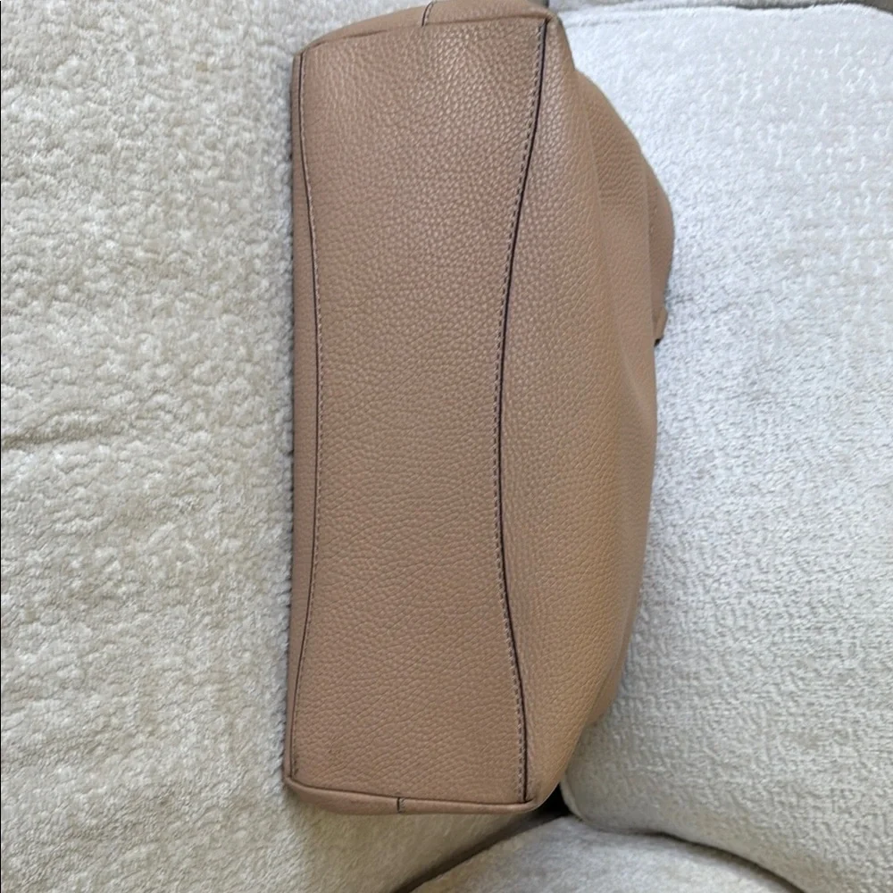 Tory Burch Beige/Tan Pebbled Leather Tote with Logo